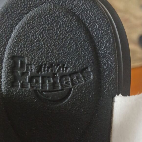 Stylish White Sandals - Picture 3 of 7